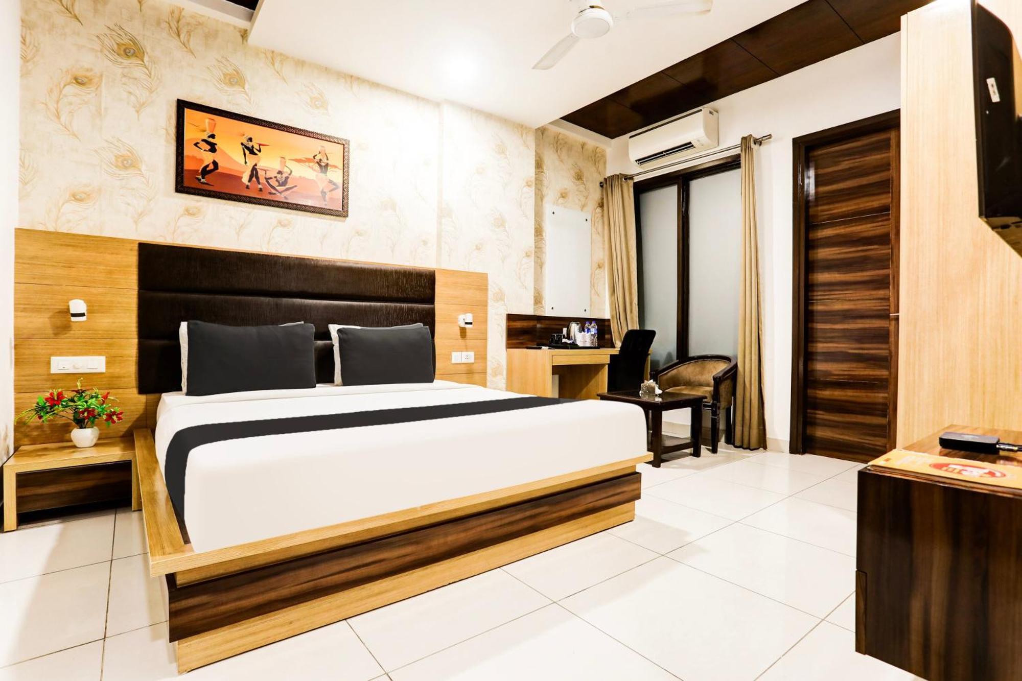 O Jmk Hotel 3*